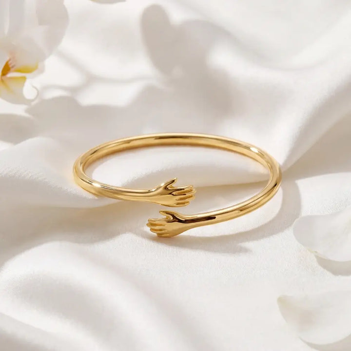 My Precious Daughter - Gold Hug Bracelet