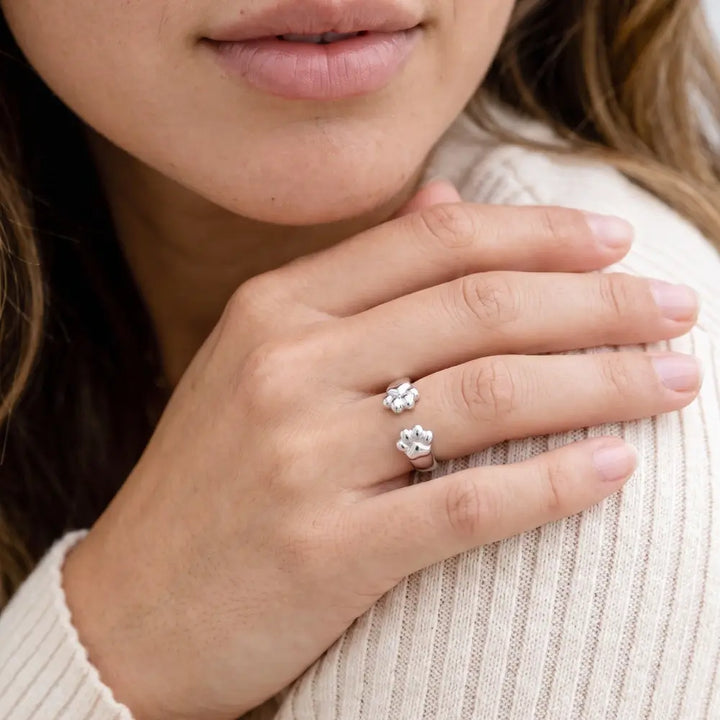Paw Hug Ring