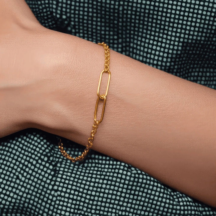 Linked Bracelet • Aunt