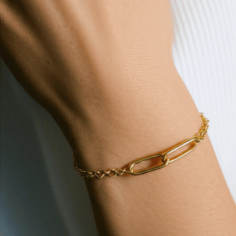 Linked Bracelet • Aunt